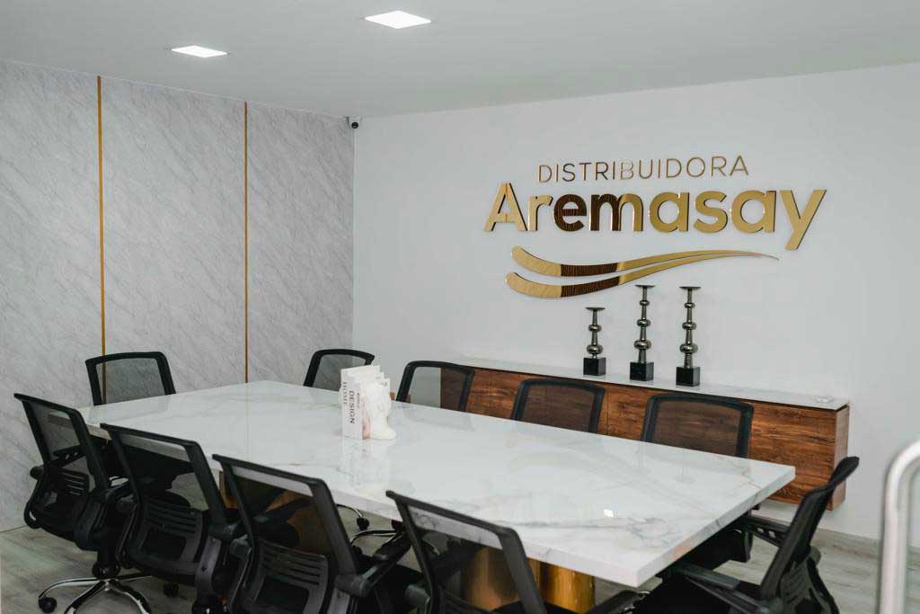 GrupoDream-Rotulacion-Diseno-Produccion-y-Montaje-Corporeos-con-Espejo-